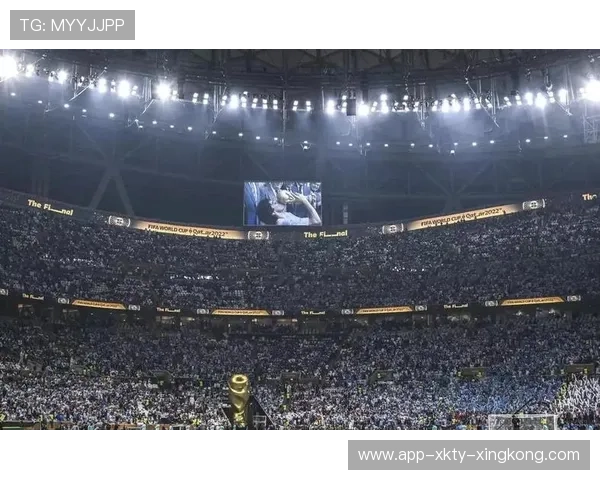 迈阿密国际庆典震撼全场，梅西捧杯时刻登上全球热搜